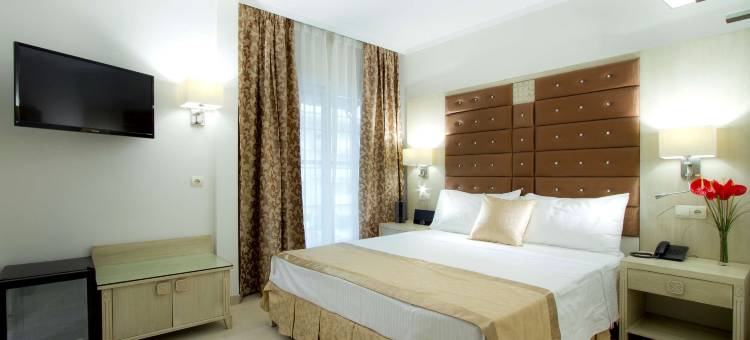 梦之月托雷莫里斯- 推荐成人(Moon Dreams Torremolinos - Adults Recommended)图片