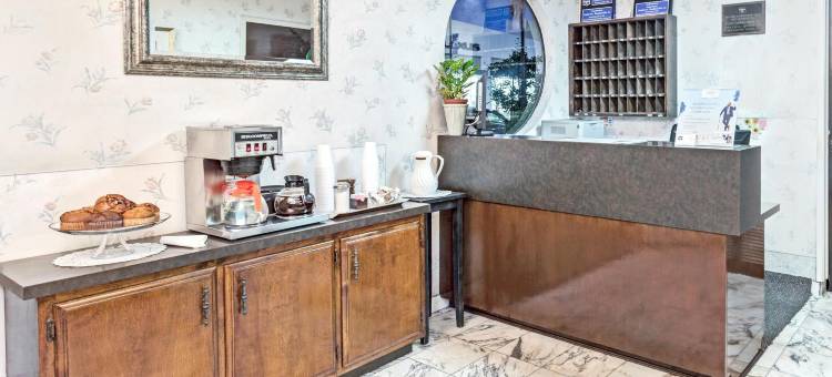 伍德兰希尔斯骑士酒店(Vantage Point Inn - Woodland Hills)图片