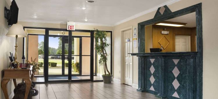 斯图加特温德姆戴斯套房酒店(Days Inn & Suites by Wyndham Stuttgart)图片