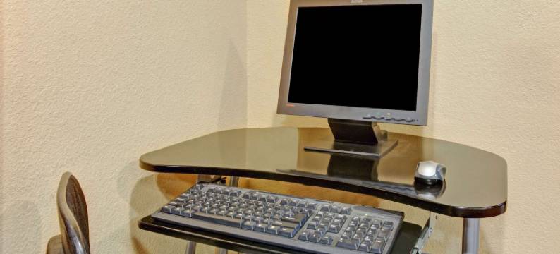 肖尼速8酒店(Super 8 by Wyndham Shawnee)图片