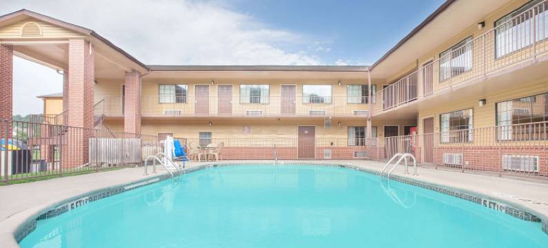 费耶特维尔温德姆戴斯酒店(Days Inn by Wyndham Fayetteville)图片