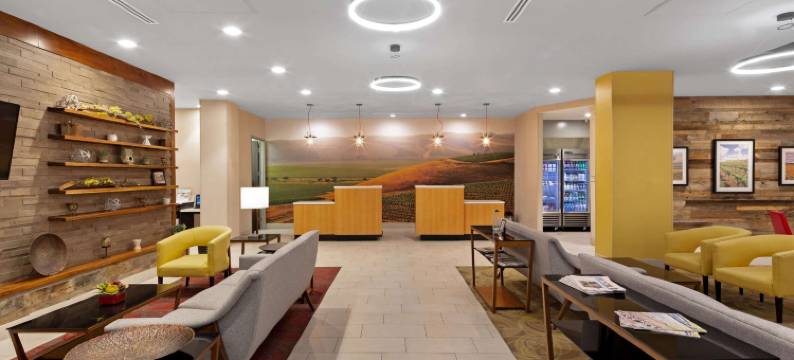 圣何塞南摩根山拉昆塔温德姆套房酒店(La Quinta Inn & Suites by Wyndham Morgan Hill-San Jose South)图片