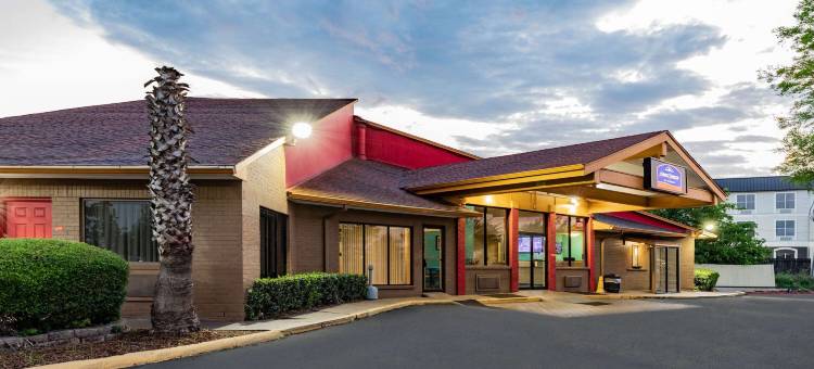 休斯顿霍比机场温德姆豪生酒店(Howard Johnson by Wyndham Houston Hobby Airport)图片