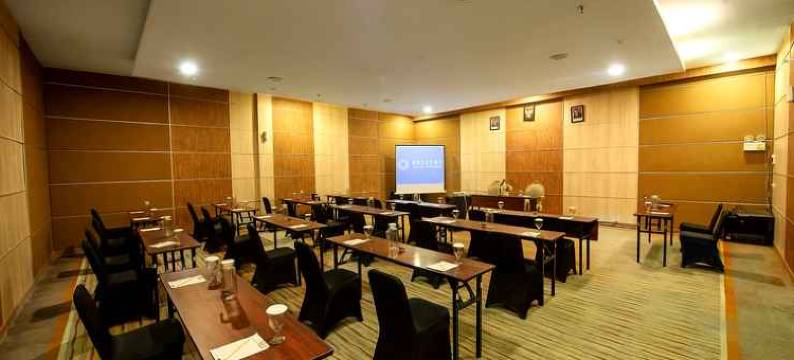 库邦克里斯塔尔酒店(Kristal Hotel Kupang)图片