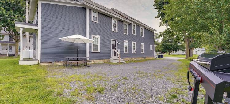 在卢特兰市中心更新的房子，靠近坡道(Updated Home in Heart of Rutland, Near Slopes)图片