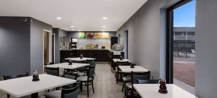 比格拉皮兹品质酒店及套房-近大学(Quality Inn & Suites Big Rapids Near University)图片