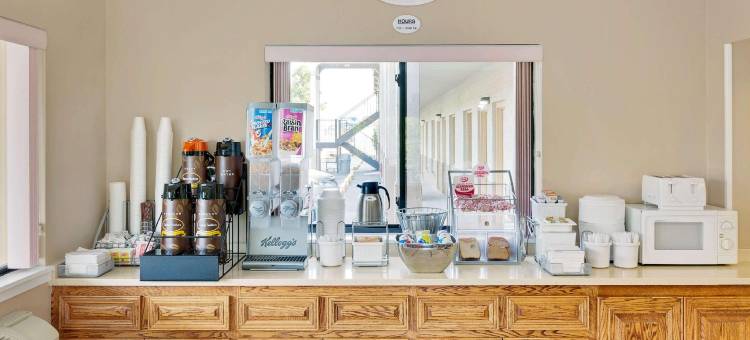 劳雷尔速8酒店(Super 8 by Wyndham Laurel)图片