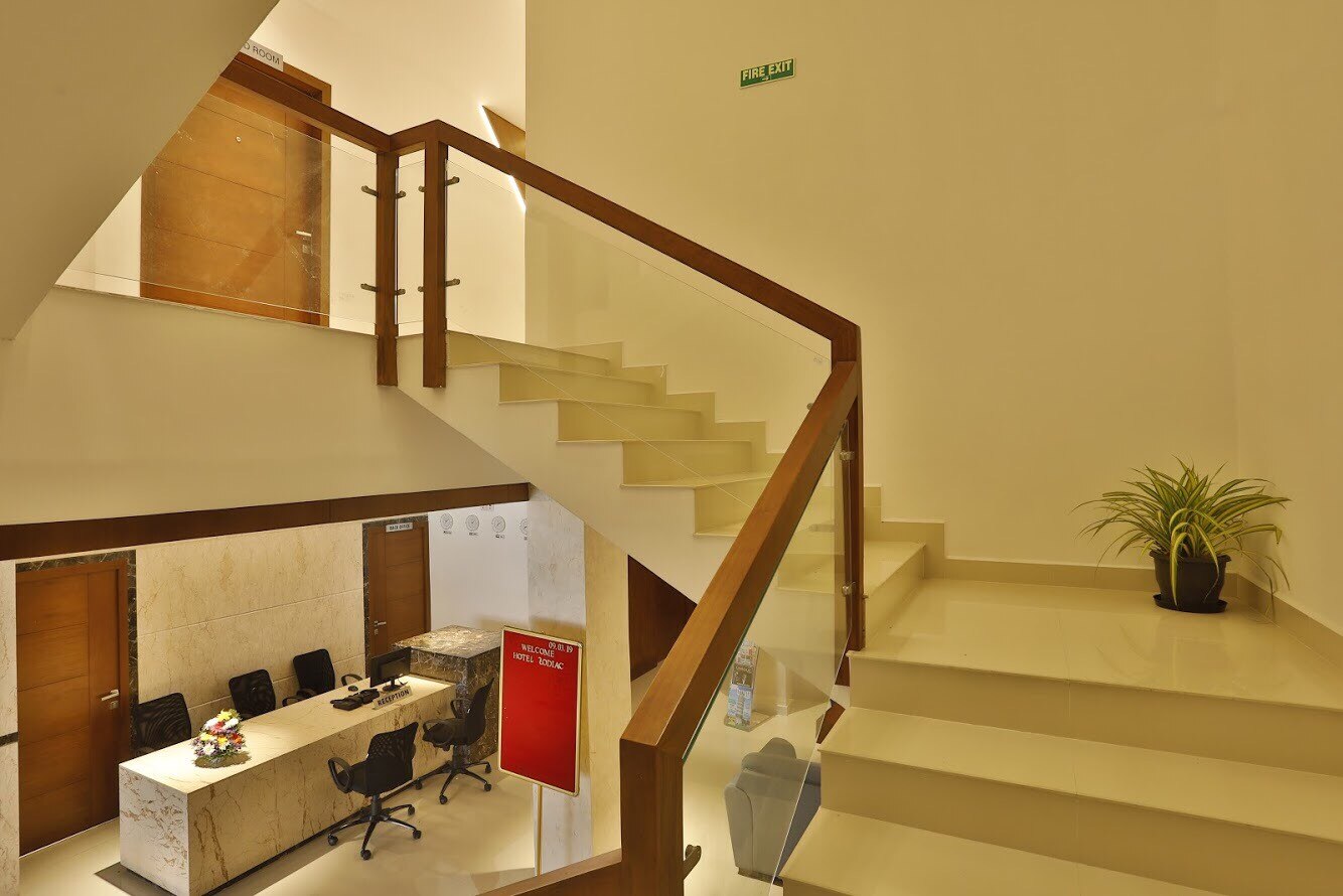 Hotel Zodiac Over view