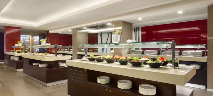 布加勒斯特会议中心温德姆华美达广场酒店(Ramada Plaza by Wyndham Bucharest Convention Center)图片