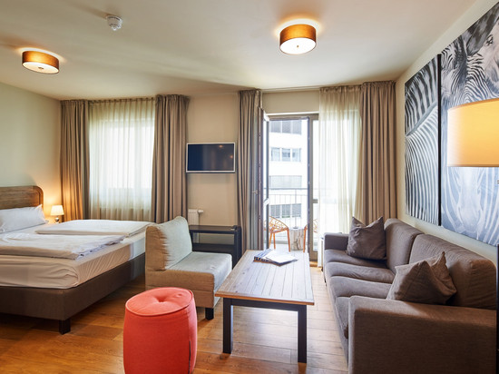 柏林查理检查站蒙德里安套房酒店