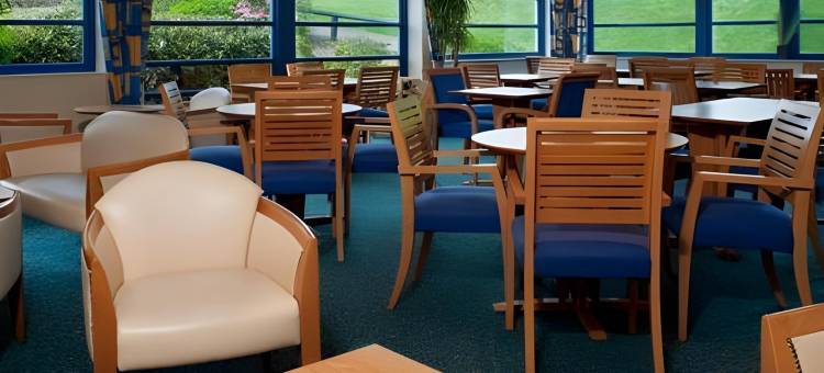 斯旺西东智选假日酒店(Holiday Inn Express Swansea - East)图片