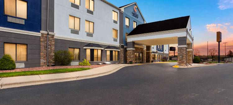 基诺沙普莱曾特普雷里舒适套房酒店(Comfort Inn & Suites Kenosha-Pleasant Prairie)图片