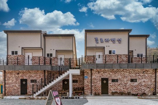 Gurye Flora Pension Hotel Overview