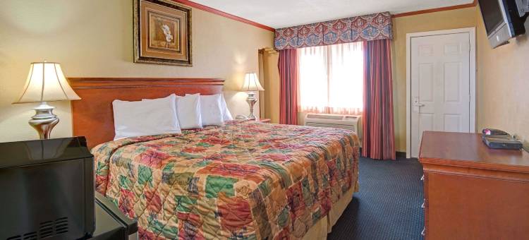 阿尔伯克基市中心戴斯酒店(Days Inn by Wyndham Albuquerque Downtown)图片