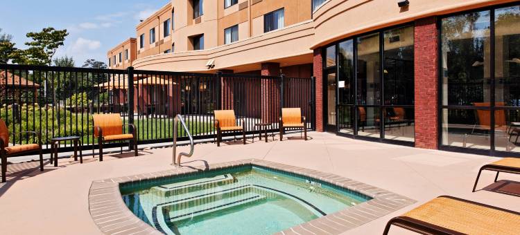 阿尔科诺克斯维尔机场万怡酒店(Courtyard Knoxville Airport Alcoa)图片