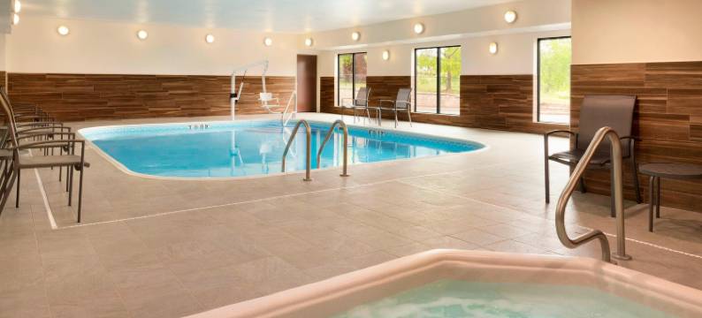 哈特福德曼彻斯特万枫酒店(Fairfield Inn & Suites Hartford Manchester)图片