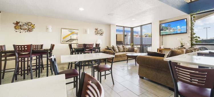 曼西呗盟套房酒店-近波尔州立大学(Baymont by Wyndham Muncie Near Ball State University)图片