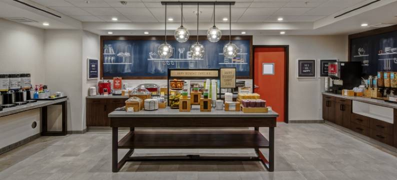 弗雷斯诺机场欢朋酒店(Hampton Inn Fresno Airport)图片