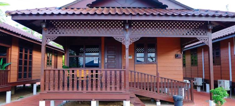 潘泰赛贝朗塔基尔德拉兹纳木屋(D'Razna Chalet Pantai Seberang Takir)图片