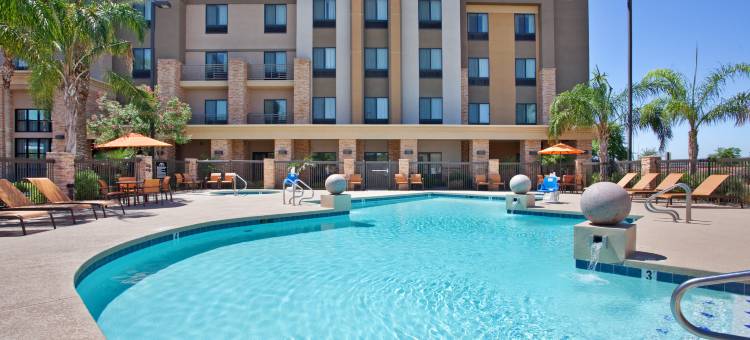 希尔顿欢朋套房酒店-菲尼克斯城格兰岱尔/韦斯特盖特(Hampton Inn & Suites Phoenix Glendale-Westgate)图片