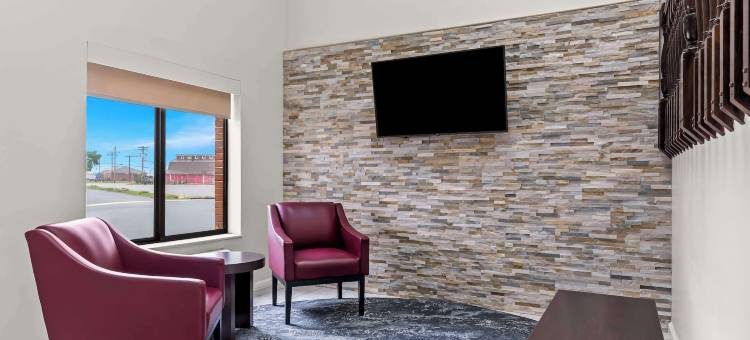 彭顿海滩红狮套房酒店(Red Lion Inn & Suites Pontoon Beach)图片