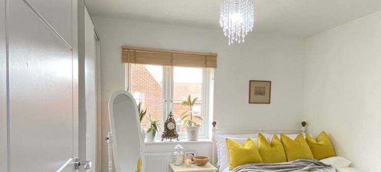 在比斯特的无瑕疵的两居室房子(Impeccable 2 Bedroom House in Bicester)图片