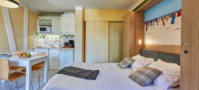 昂布兰皮埃尔假日住宅酒店(Residence Pierre & Vacances les Embruns)图片