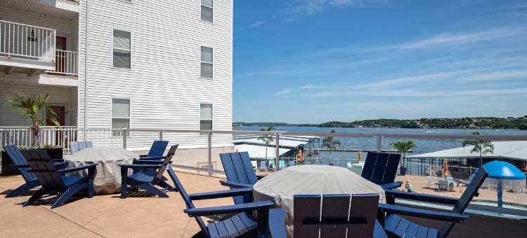 Zero Entry Pool and Elevated Views - Stunning Lakefront Oasis图片