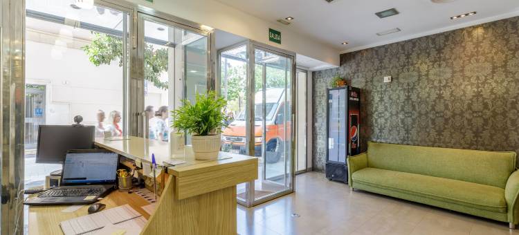 特雷博尔酒店(H-A Hotel Trebol)图片