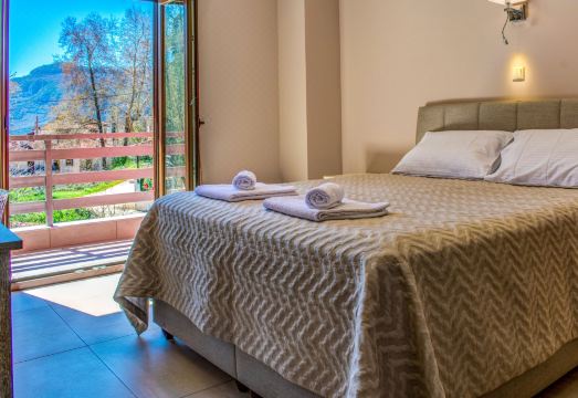 Elia Deluxe Accommodation Hotel Overview