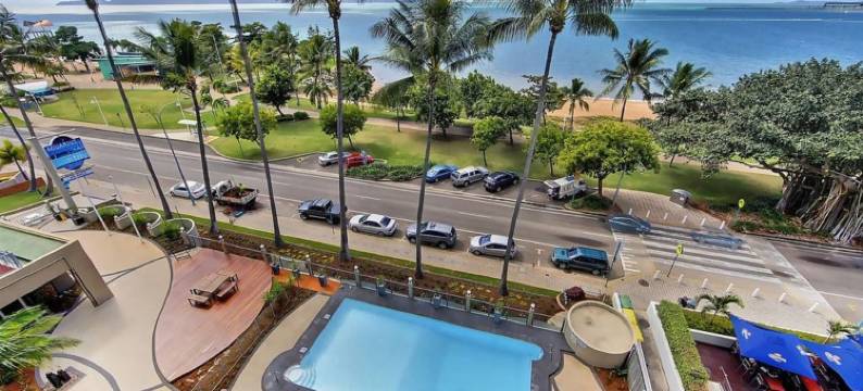 水瓶座在海滩(Aquarius on the Beach)图片