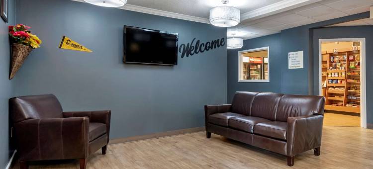 恩波里亚美茵斯坦套房酒店(MainStay Suites Emporia)图片