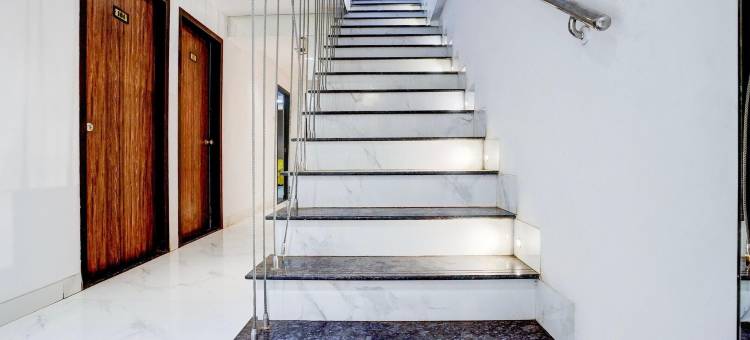 洛坎德瓦拉安泰里西区舒适住宿(Super Collection O Lokhandwala Andheri West Formerly White Star)图片