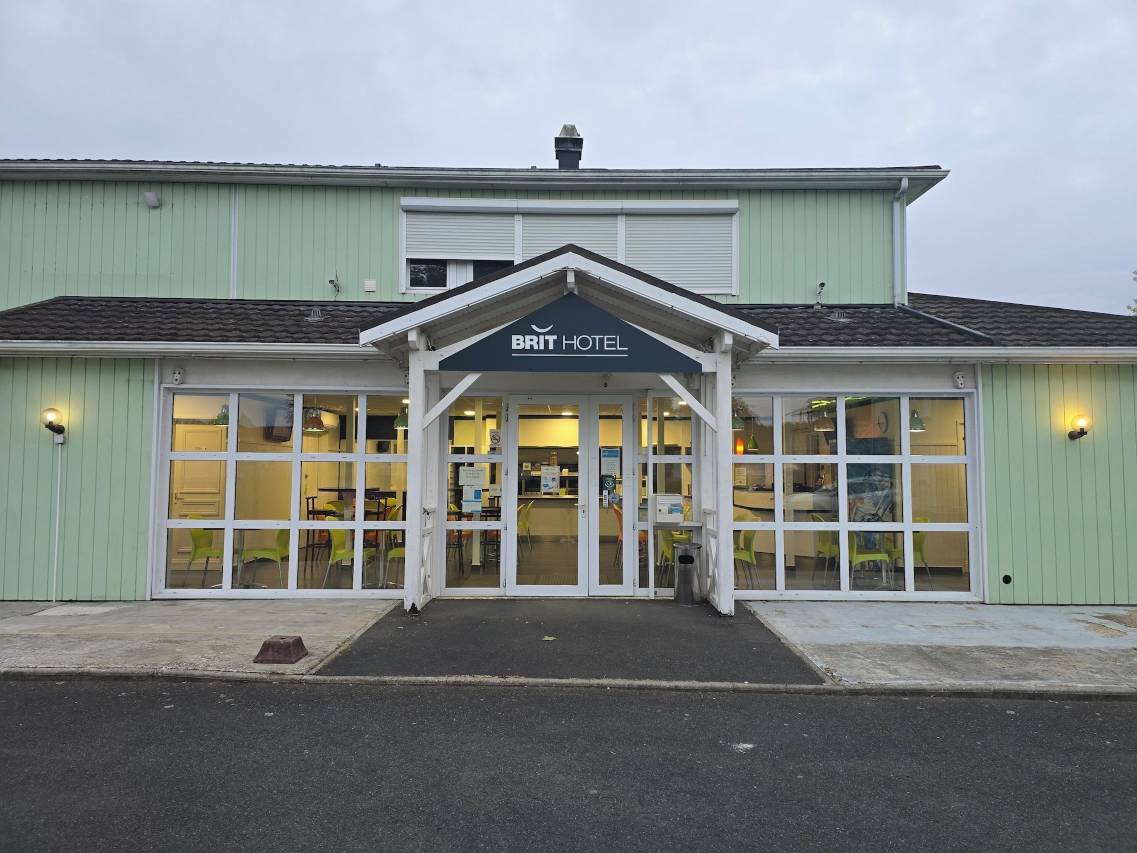 Brit Hotel Essentiel 普瓦捷 – 未来影城火车站(Brit Hotel Essentiel Poitiers Gare du Futuroscope)