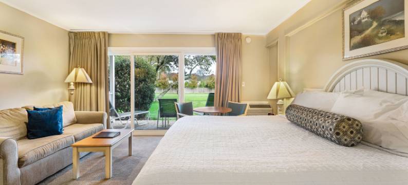 东汉普顿度假屋酒店(East Hampton House Resort)图片