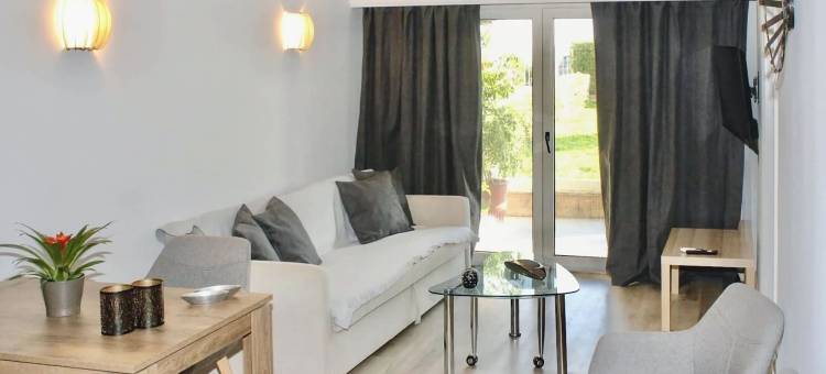 格利法达的海边隐居处(Beachside Retreat in Glyfada)图片