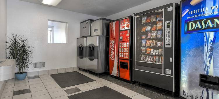 6号方塔纳汽车旅馆(Motel 6 Fontana, CA)图片