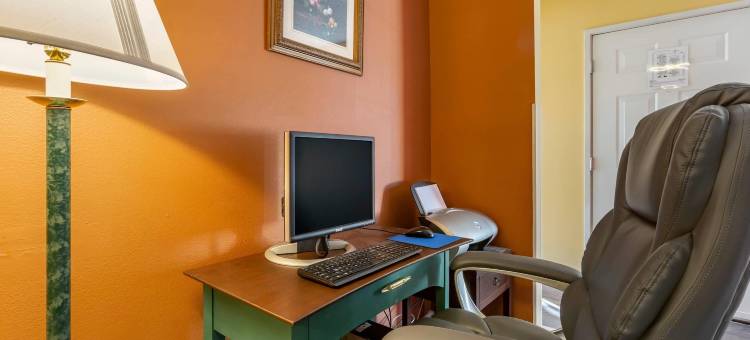 Suburban Studios 阿尔伯克基 上城(Suburban Studios Albuquerque Uptown)图片