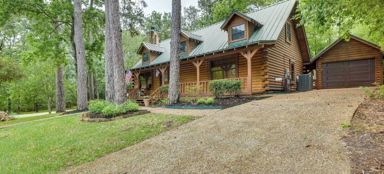 'cape Royale'豪华的利文斯顿小屋，带热水浴缸！('Cape Royale' Luxury Livingston Cabin w/ Hot Tub!)图片