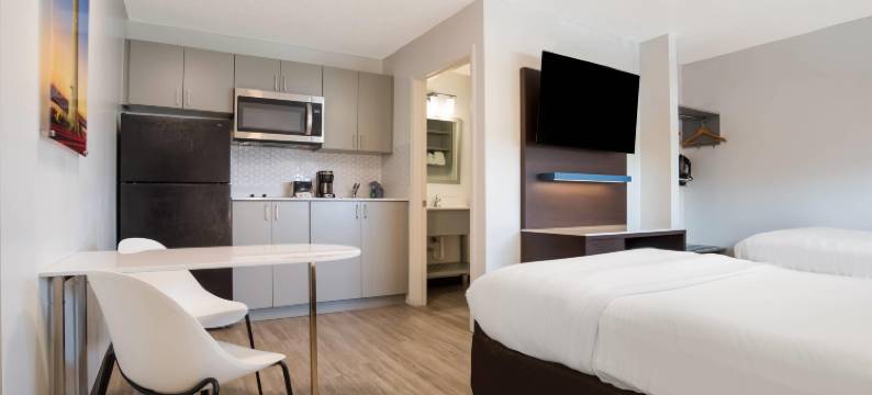 比洛克西北区郊区开放式客房(Suburban Studios Biloxi North Area)图片