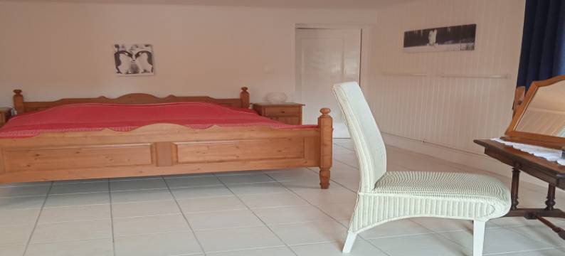 Vacation Home in France with Pool图片