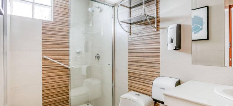 塞丽娜萨尔塔(Selina Salta)图片