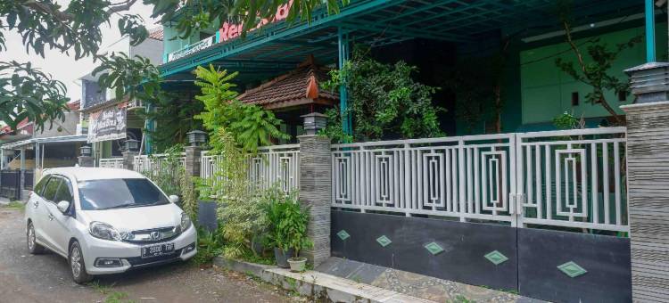 红多兹伊斯兰酒店-近RS米特拉西亚加(RedDoorz Syariah Near RS Mitra Siaga)图片