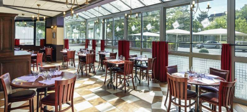 宜必思沙特尔西卢斯酒店(Ibis Chartres Ouest Lucé)图片