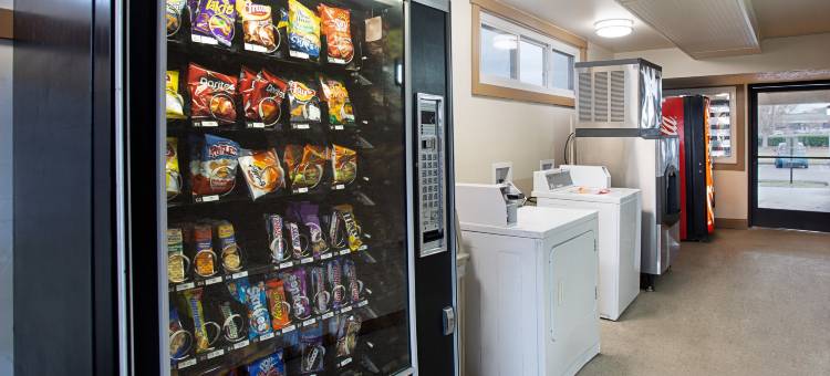 纳什维尔北红顶PLUS+酒店-古德利茨维尔(Red Roof Plus+ Nashville North - Goodlettsville)图片