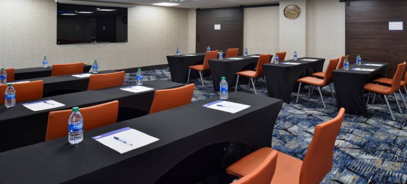 Holiday Inn Express 威克瑟姆(Holiday Inn Express WIXOM by IHG)图片