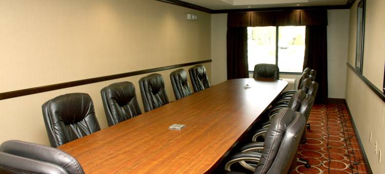 智选假日套房酒店-勒维尔/坎伯兰(Holiday Inn Express & Suites Cumberland - la Vale)图片