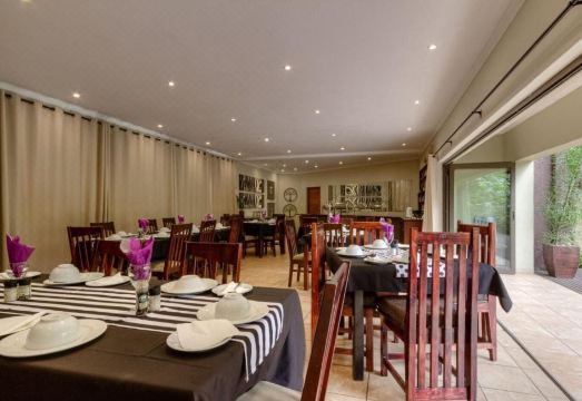 Forest Villa's Hotel Overview