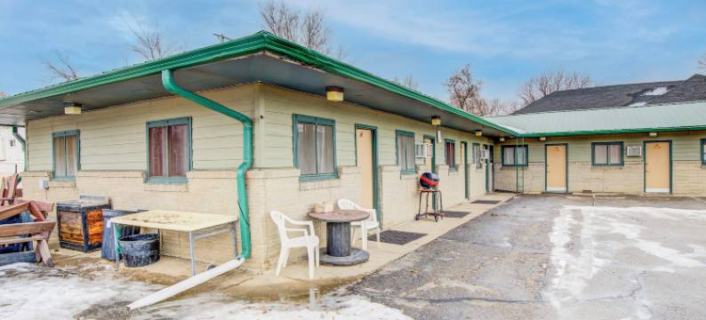 贝尔艾尔汽车旅馆 - 钱伯林靠近密苏里河 I 90(Bel Aire Motel Chamberlain Near Missouri River I 90)图片