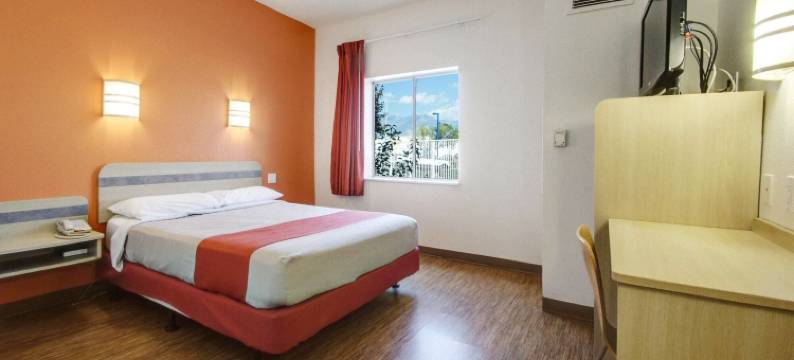 犹他利哈伊- 感恩点 6号汽车旅馆(Motel 6 Lehi, UT – Thanksgiving Point)图片